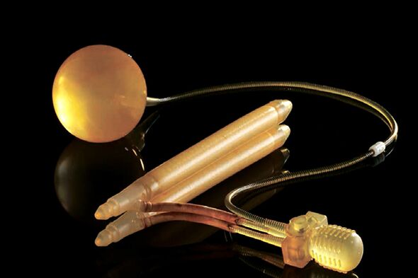 Proteză gonflabilă pentru mărirea chirurgicală a penisului