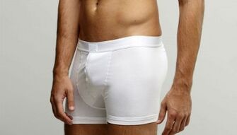 Bărbat operat de mărire a penisului